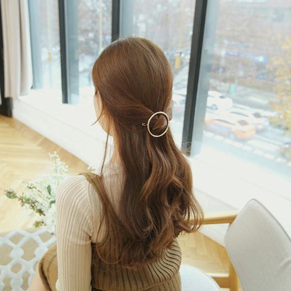 "Ring Around the Rosy" Minimalist Circle Clip - Picture 12 of 15